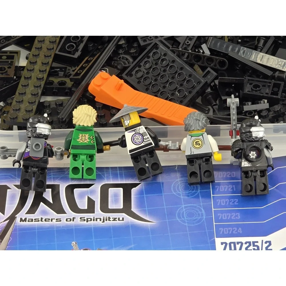 LEGO NINJAGO: Nindroid Mech Dragon‎ (70725) - 100% Complete W/box & Manuals